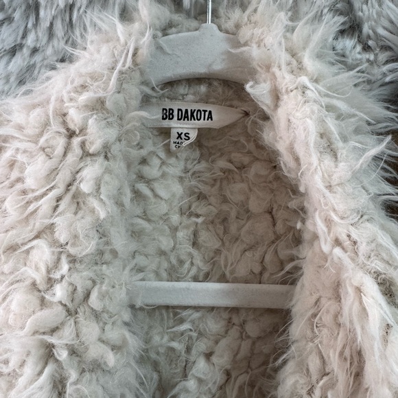 BB Dakota Tan Teddy Jacket with Cream Faux Fur - Picture 3 of 4